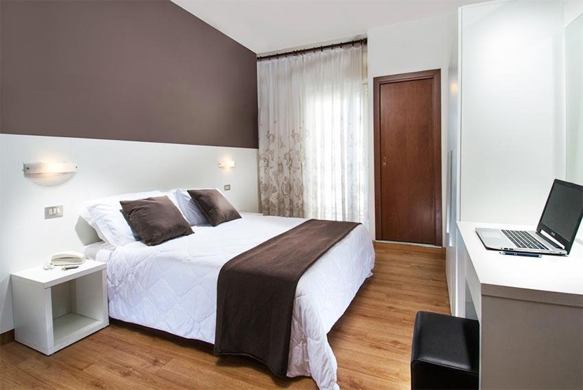 Hotel Niagara Cattolica Esterno foto